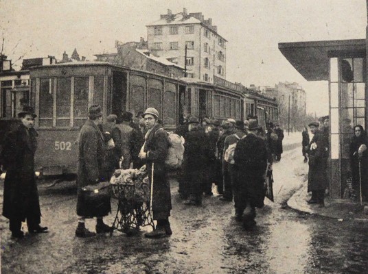 [Тонев Л.Н., автограф] [Сердика. Журнал муниципалитета Софии. Год восьмой. Книга первая и вторая]. София: Книпеграф, 1945.